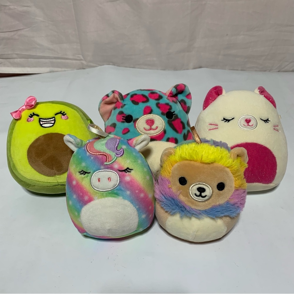 Squishmallows two5"(Leonard&Clarissa) and three 6"(Carmen,Chelsea&Aubrey)